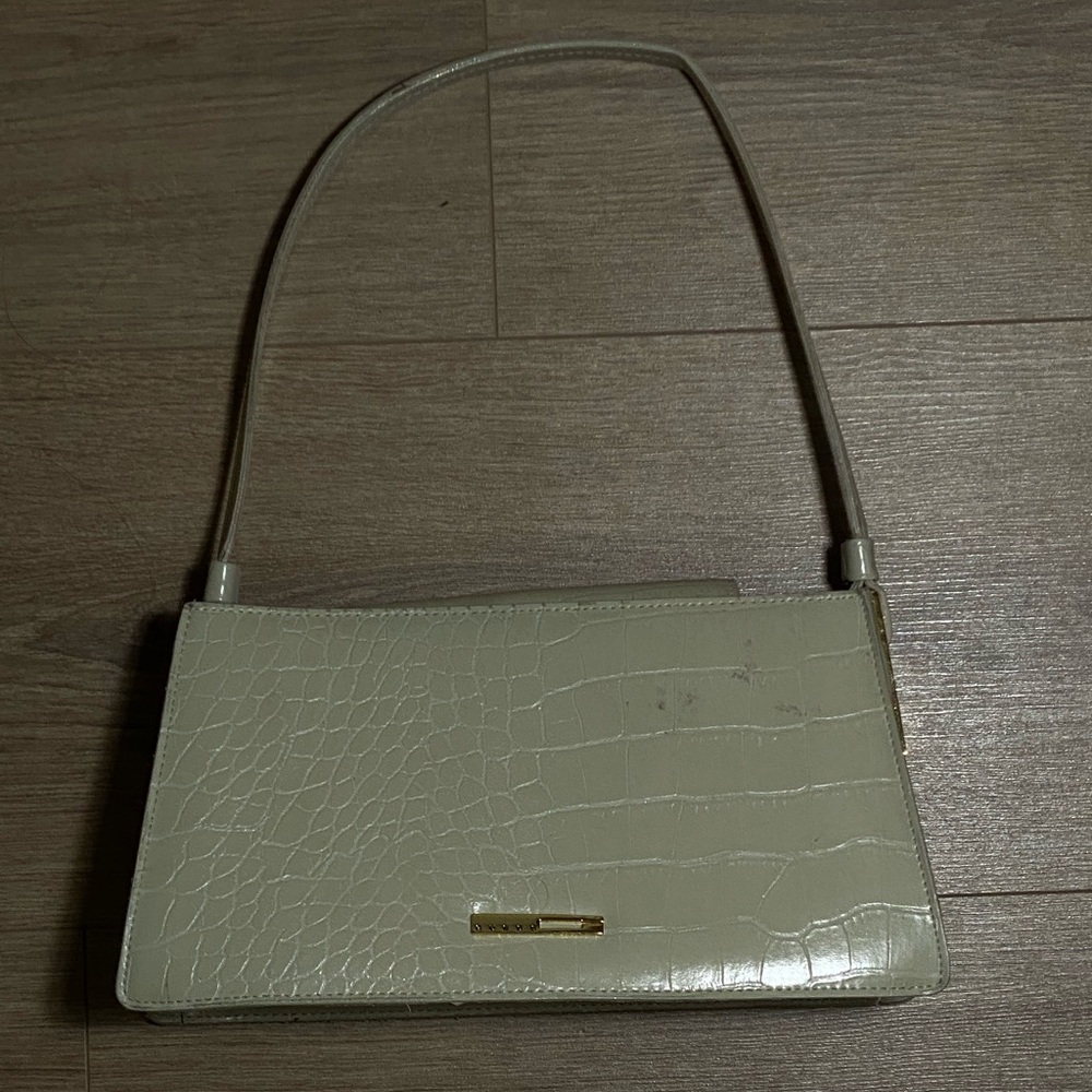 Leather guess shoulder bag with magnetic snap closure